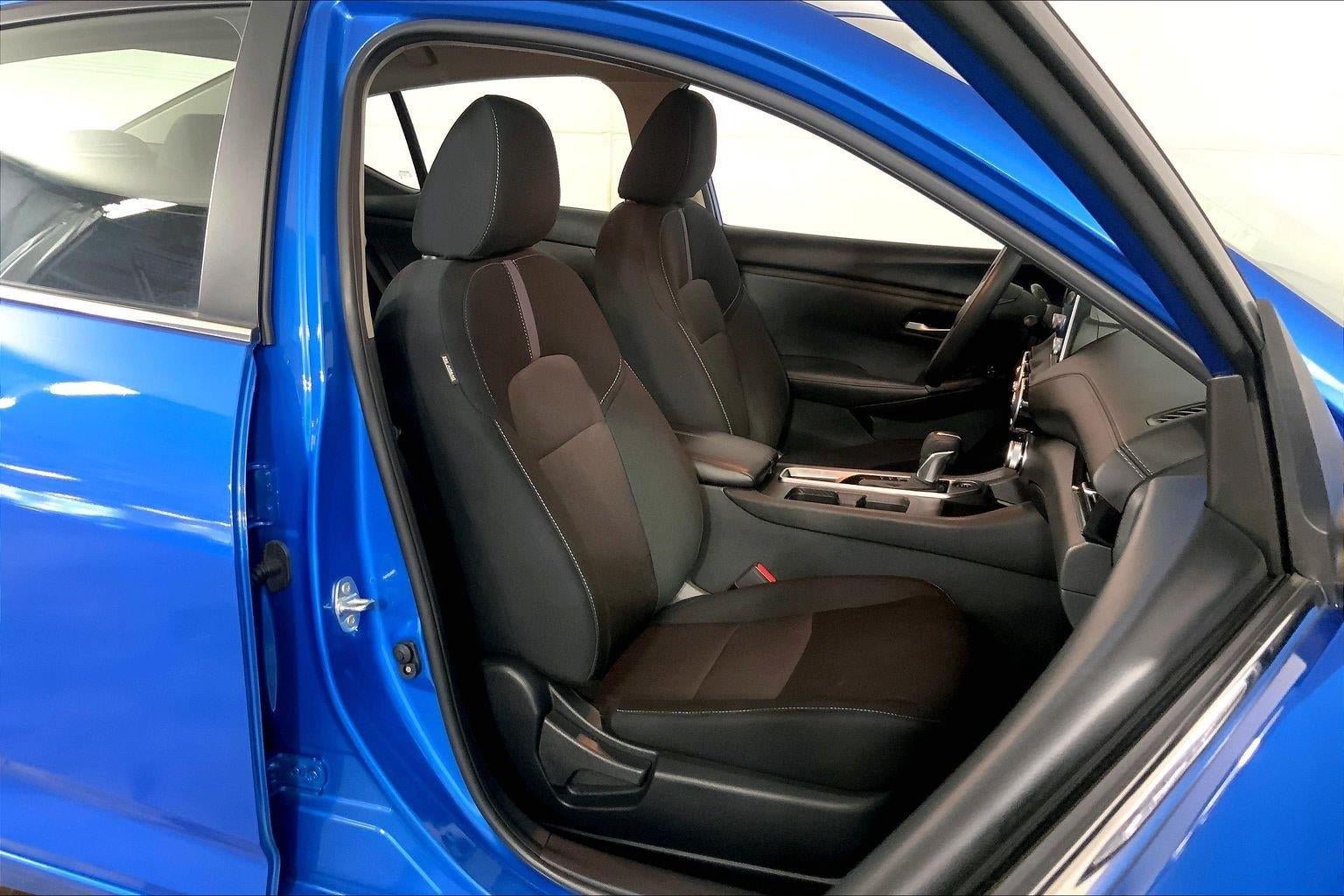 Used 2025 Nissan Sentra SV FWD image 7