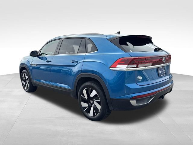 Used 2025 Volkswagen Atlas Cross Sport SE w/ Panoramic Sunroof Package image 3