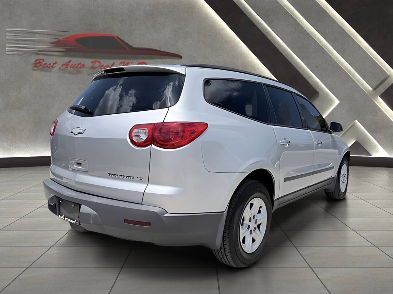 Used 2011 Chevrolet Traverse LS FWD image 3