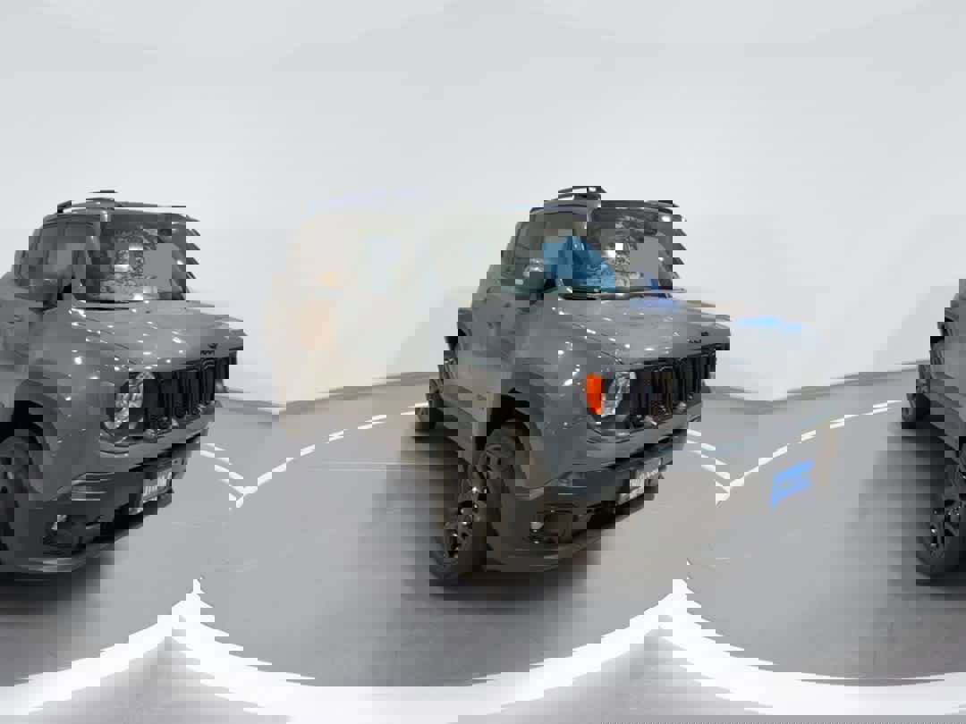 Used 2018 Jeep Renegade Altitude w/ UConnect 8.4 Nav Group image 2