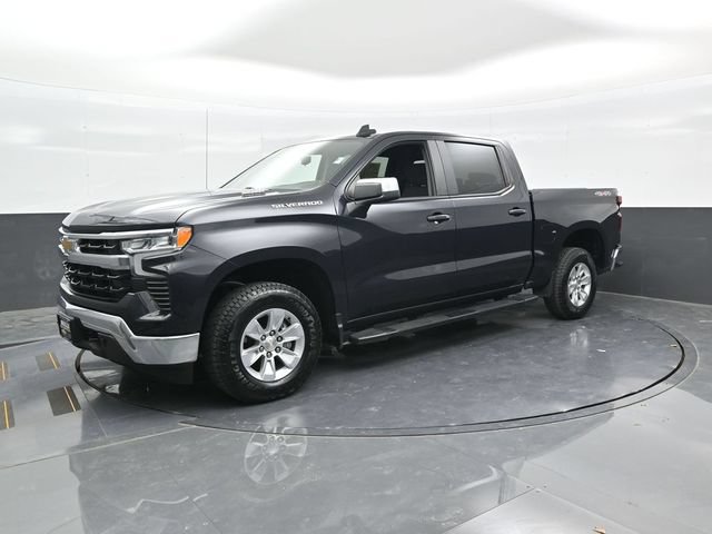 Used 2023 Chevrolet Silverado 1500 LT AWD/4WD image 3