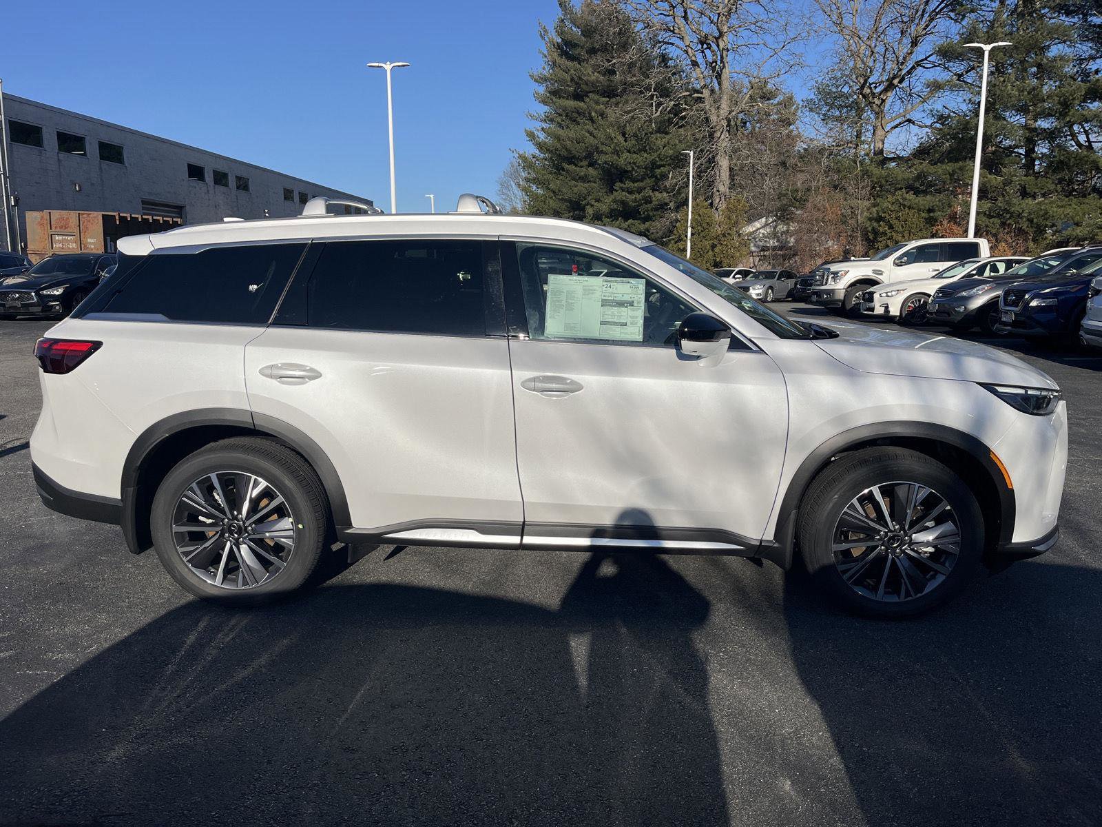 New 2026 INFINITI QX60 Luxe w/ Cargo Package image 2