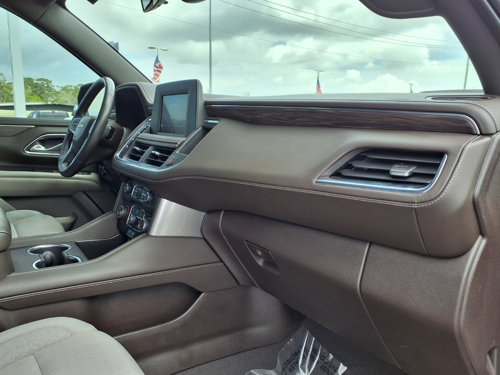 Used 2022 Chevrolet Suburban LS image 9