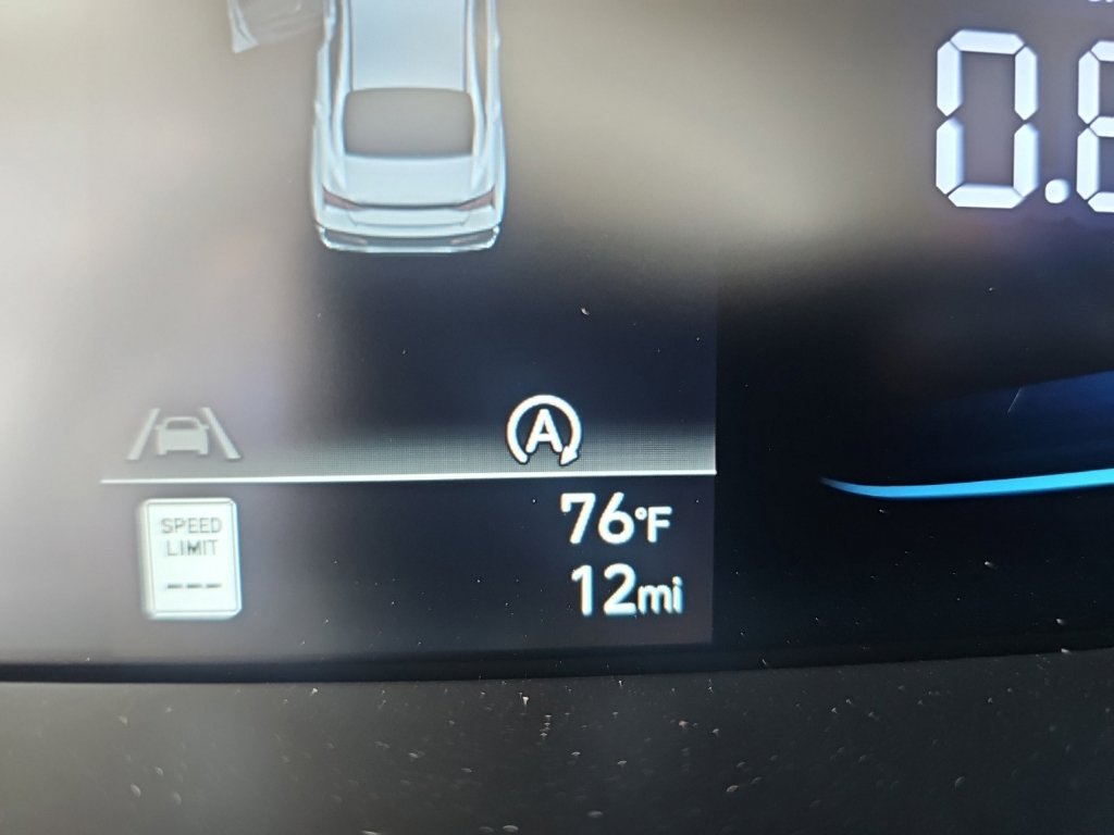 New 2026 Hyundai Elantra SE FWD image 17