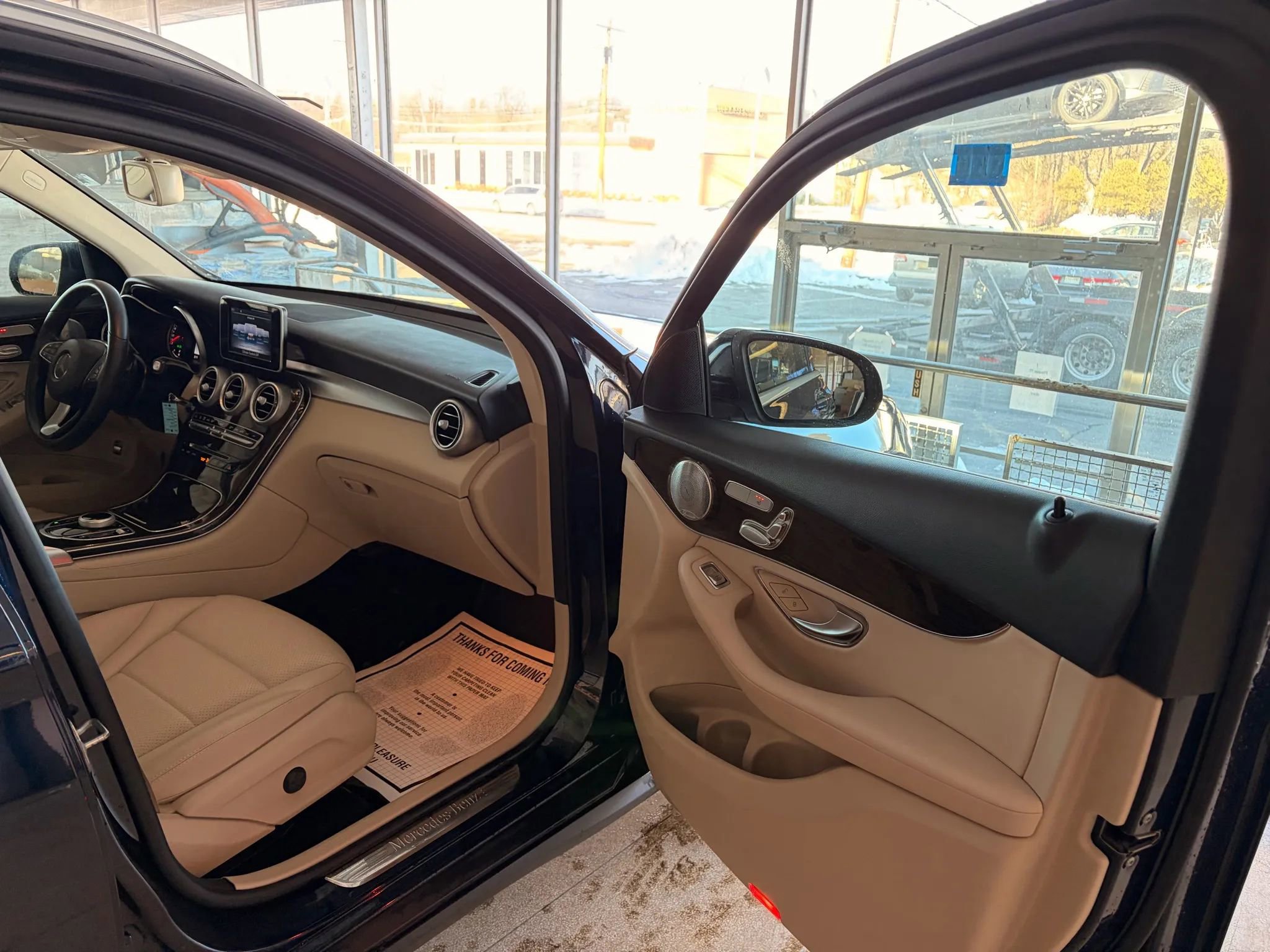 Used 2019 Mercedes-Benz GLC 300 4MATIC image 18