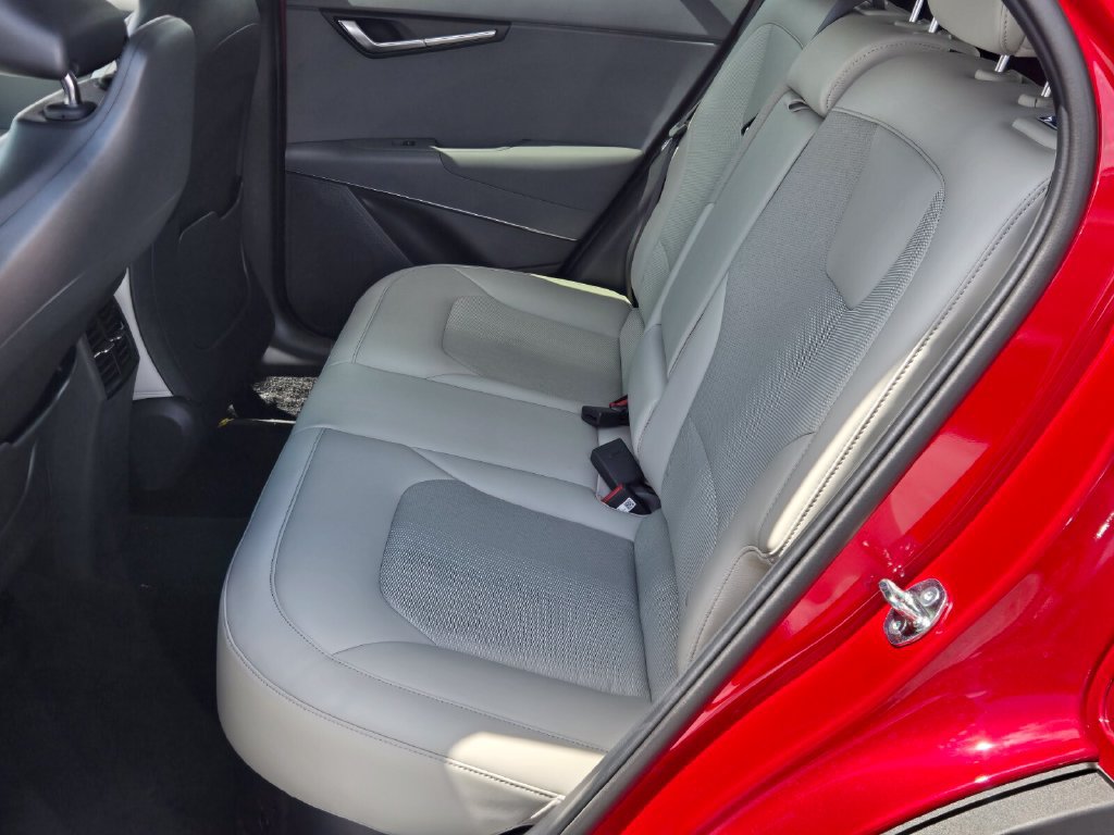New 2026 Kia Niro EX FWD image 8
