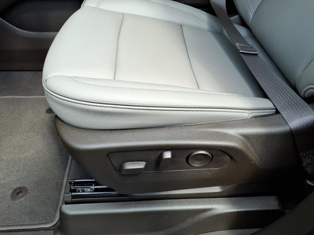 New 2026 GMC Yukon Elevation image 14