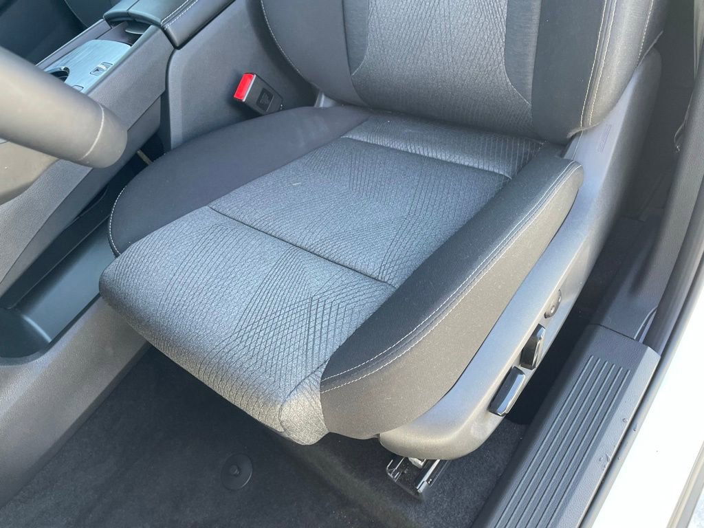 Used 2025 Nissan Rogue SV image 24