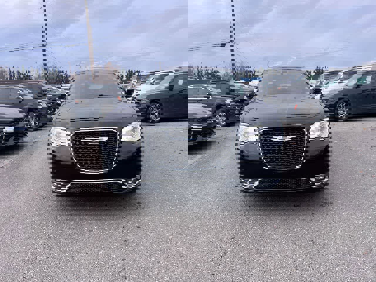 Used 2016 Chrysler 300 Limited w/ Driver Convenience Group image 29