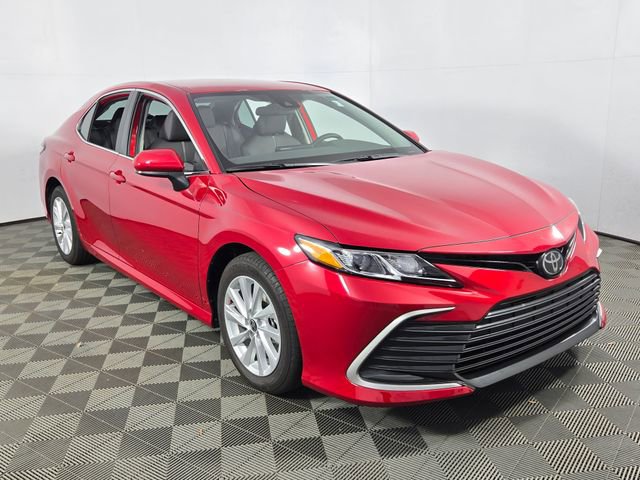 Used 2023 Toyota Camry LE image 1