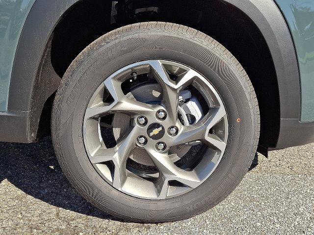 New 2026 Chevrolet Trax LT w/ Driver Confidence Package FWD image 5