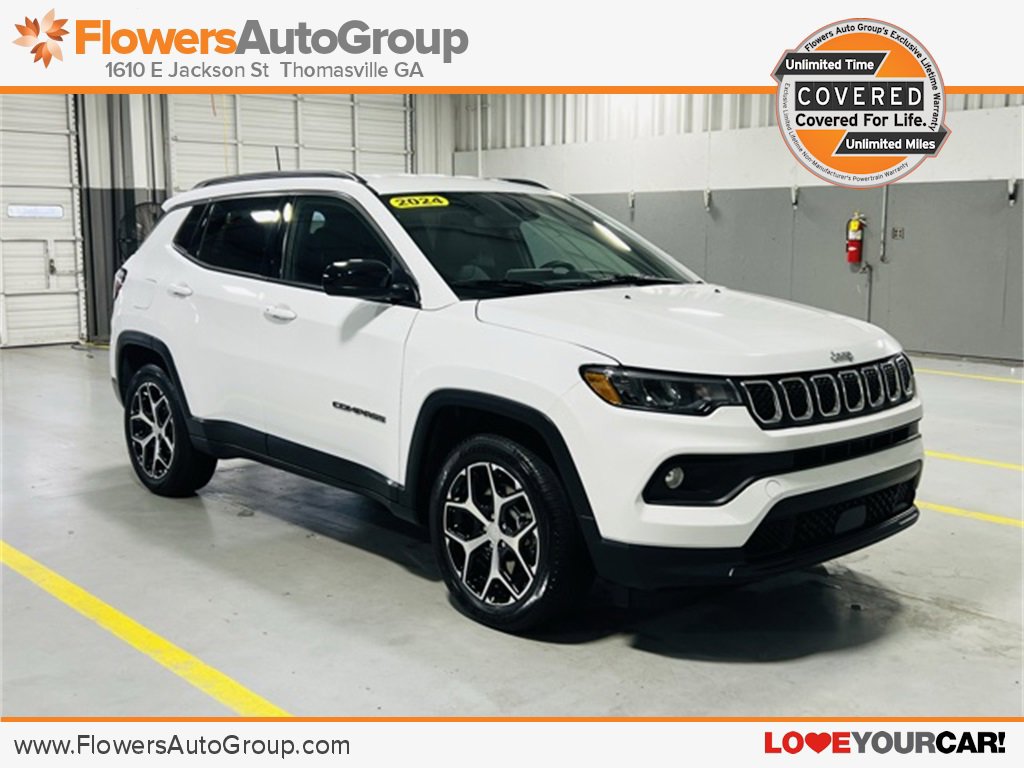 Used 2024 Jeep Compass Latitude image 1