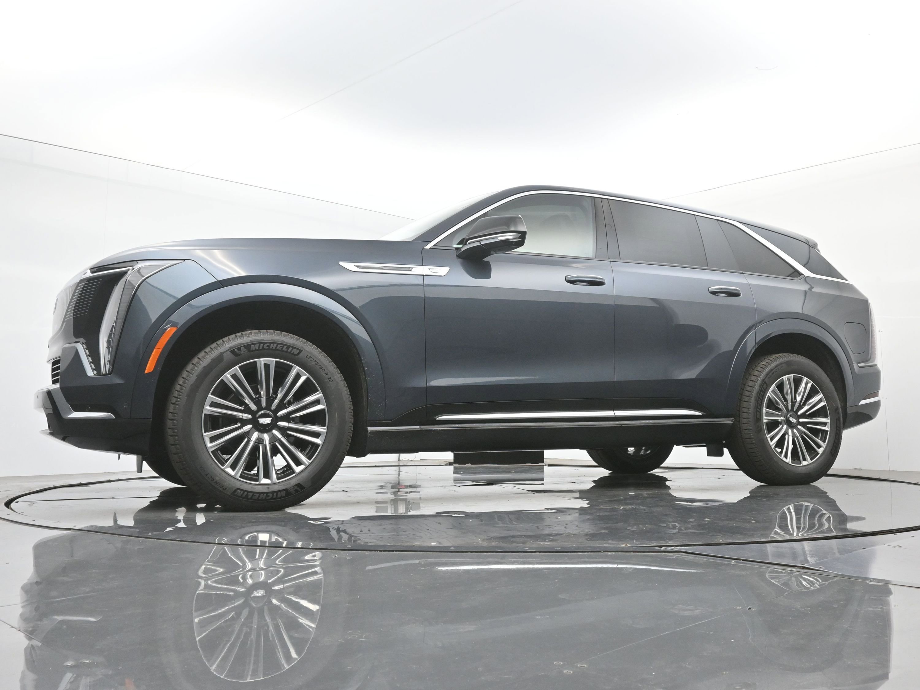 New 2026 Cadillac Escalade IQ Luxury 1 w/ LPO, Floor Liner Package image 16