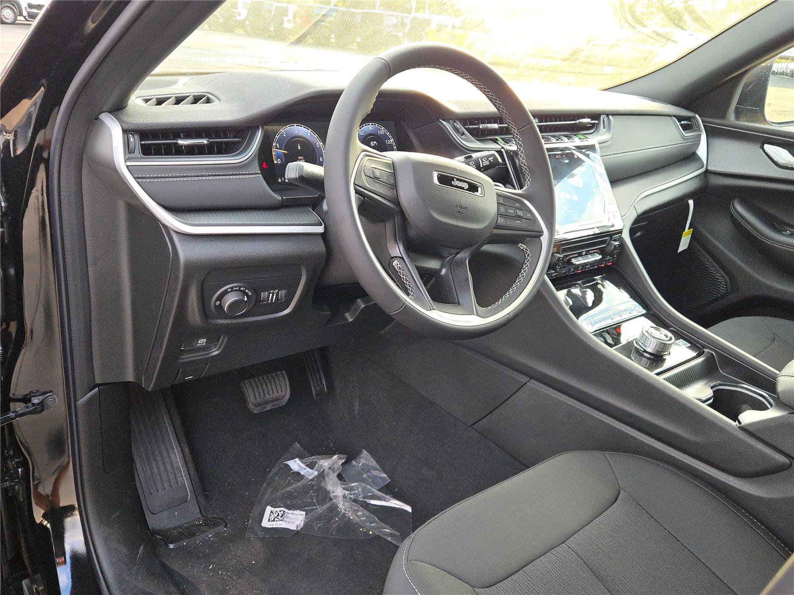 New 2025 Jeep Grand Cherokee Laredo w/ MOPAR Finishing Package image 23