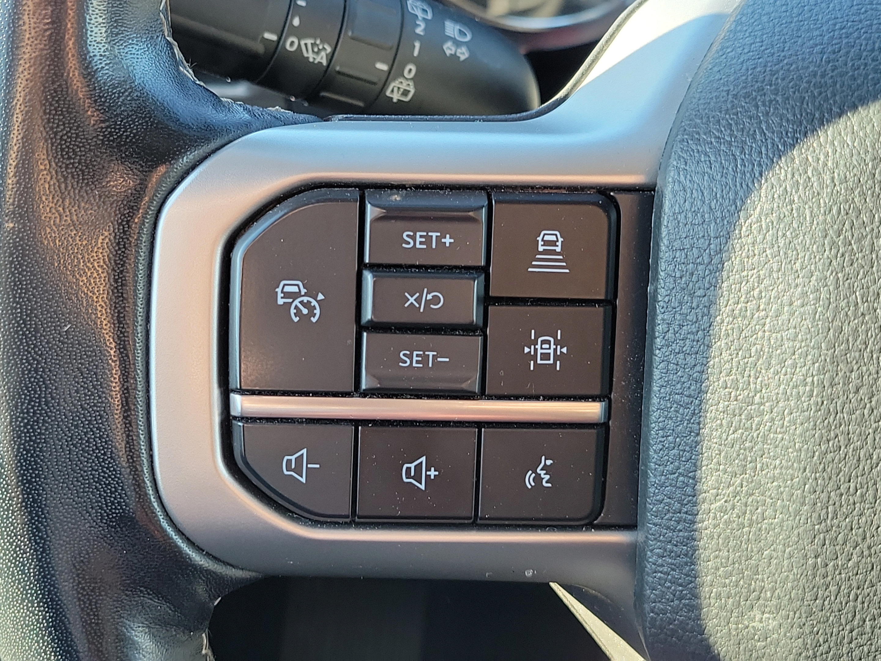 Used 2024 Ford Expedition Limited AWD/4WD image 25
