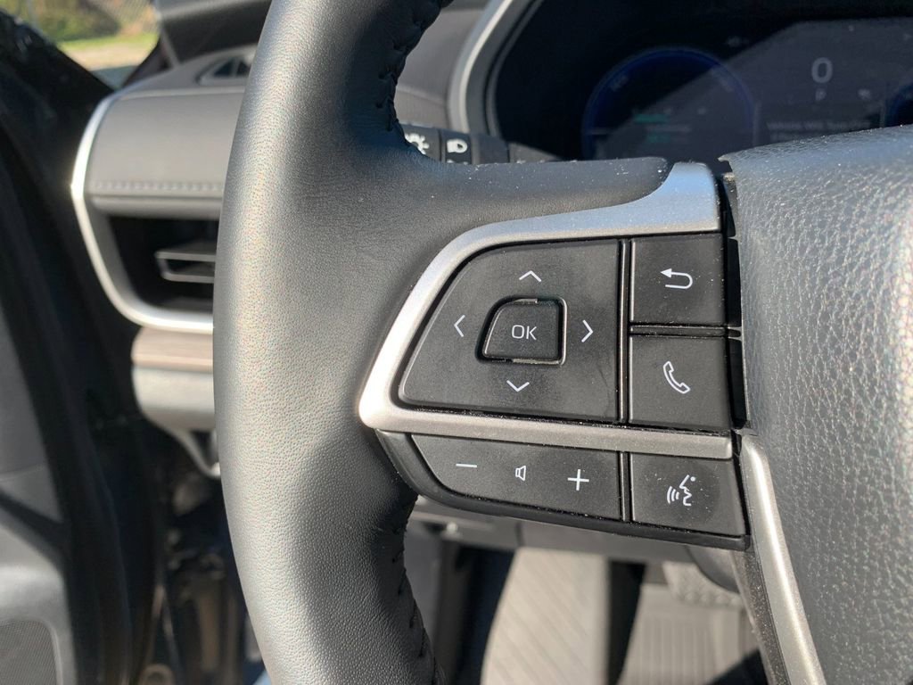 Used 2025 Toyota Grand Highlander AWD Hybrid image 30