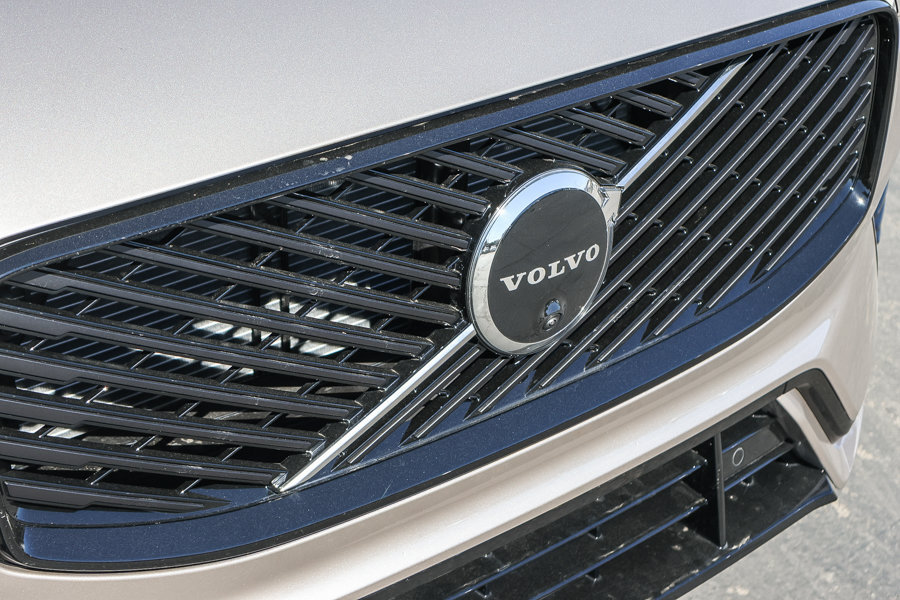 New 2027 Volvo XC60 B5 Plus AWD/4WD image 14