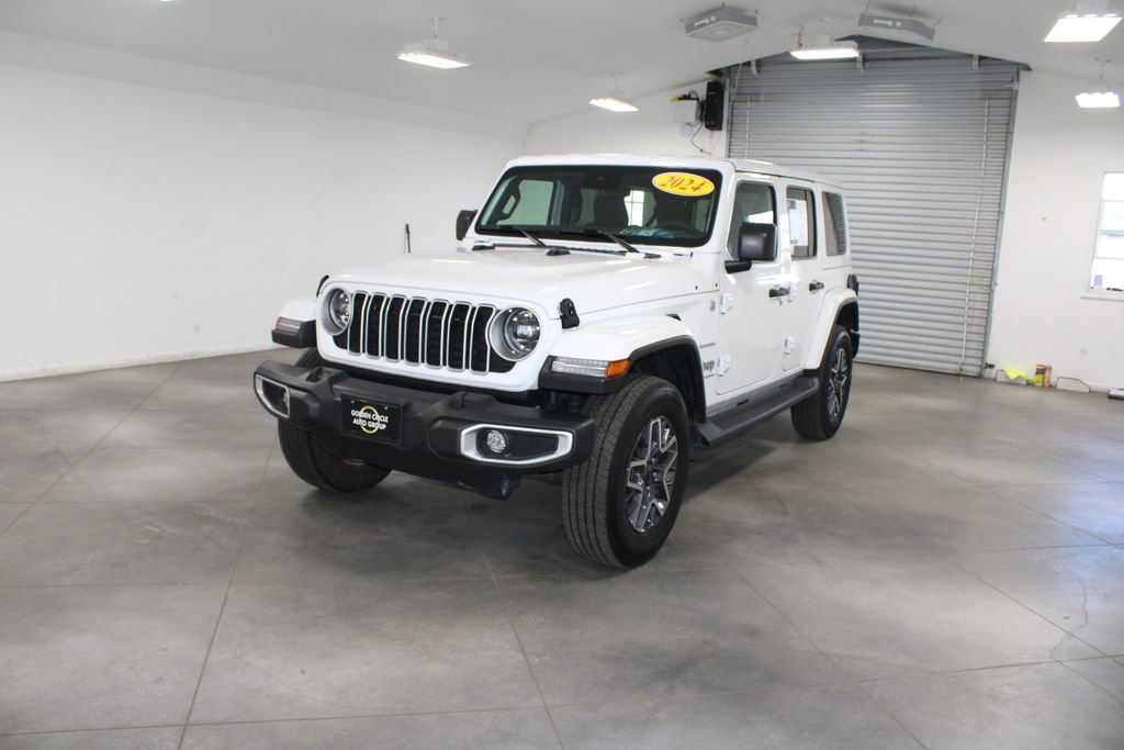 Used 2024 Jeep Wrangler Sahara image 4