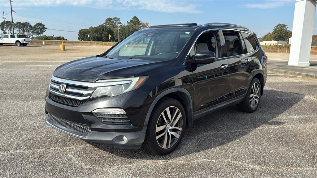 Used 2017 Honda Pilot Touring image 4