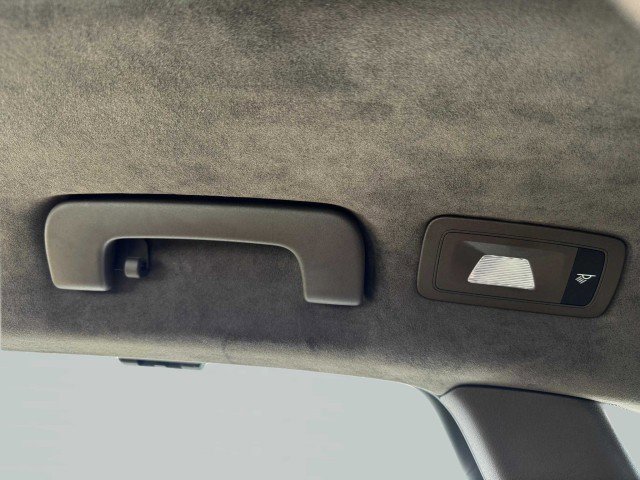 Used 2017 Porsche Macan Turbo image 41