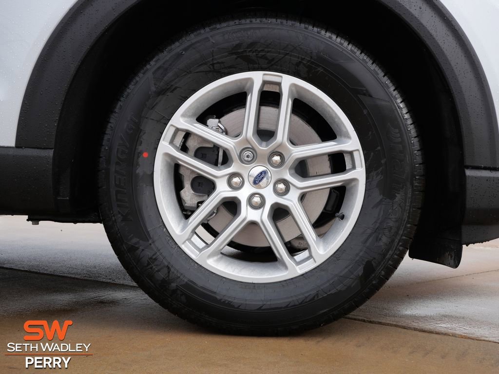 New 2026 Ford Explorer Active image 9