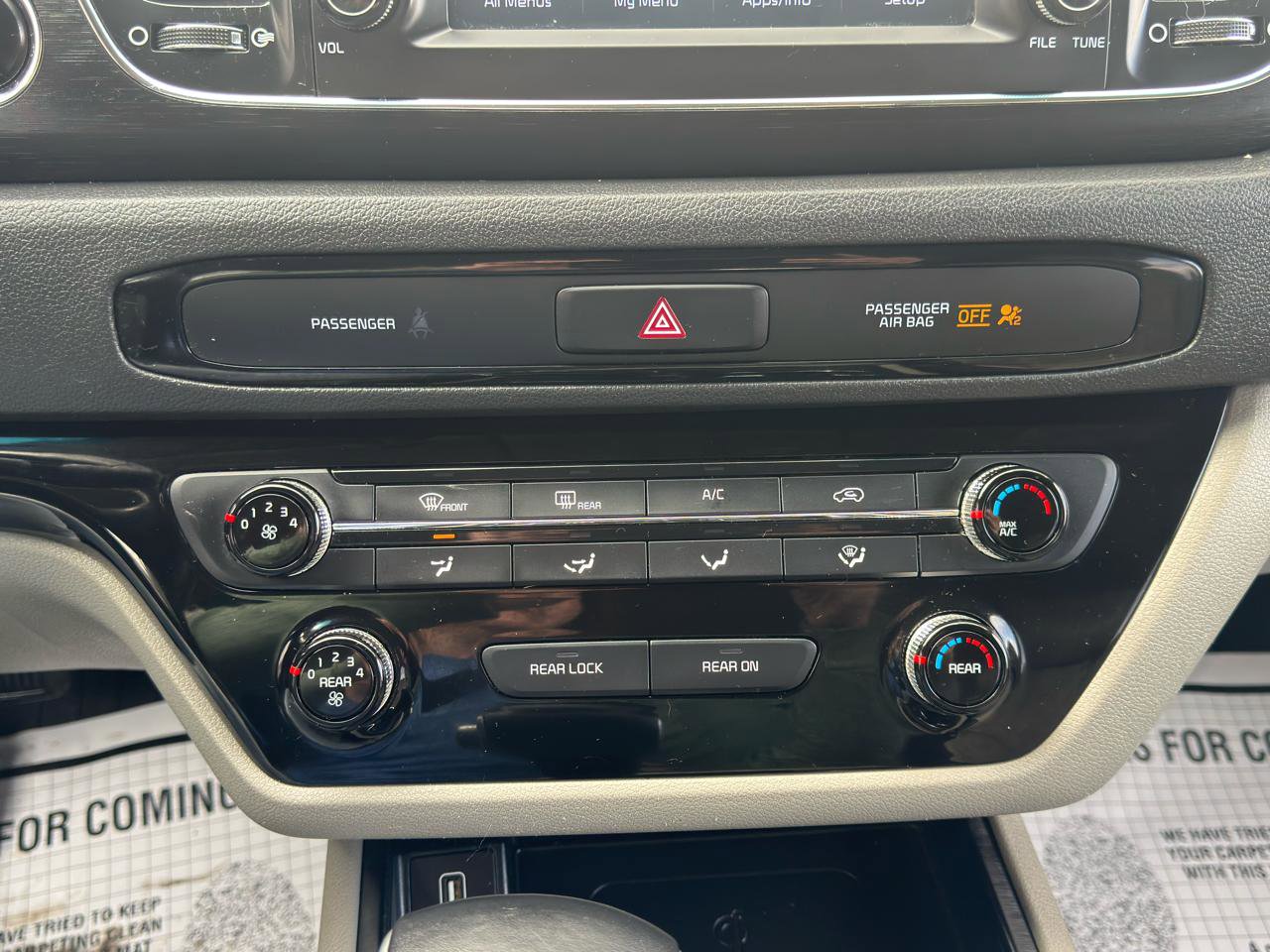 Used 2020 Kia Sedona EX image 25