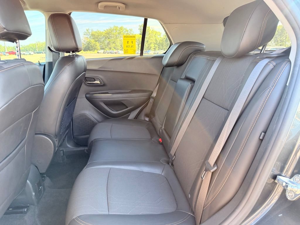 Used 2018 Chevrolet Trax LT w/ LT Convenience Package FWD image 16