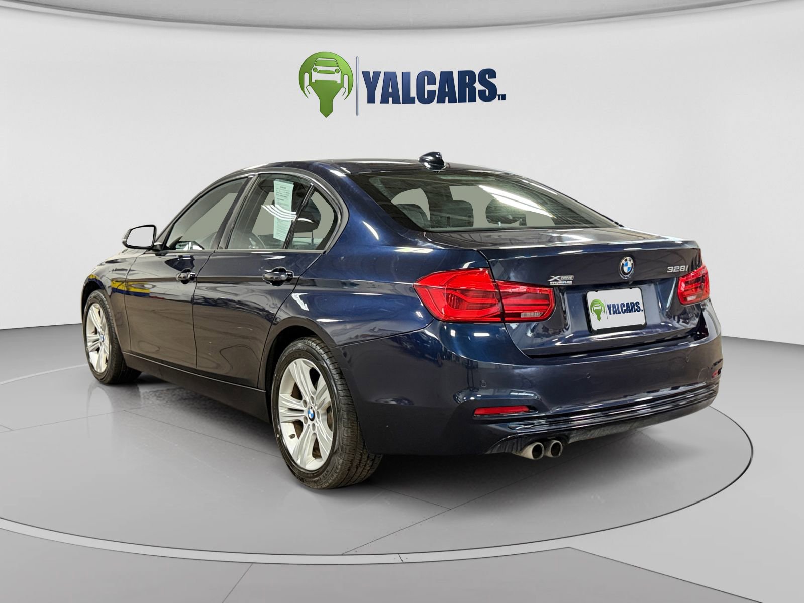Used 2016 BMW 328i xDrive Sedan AWD/4WD image 3