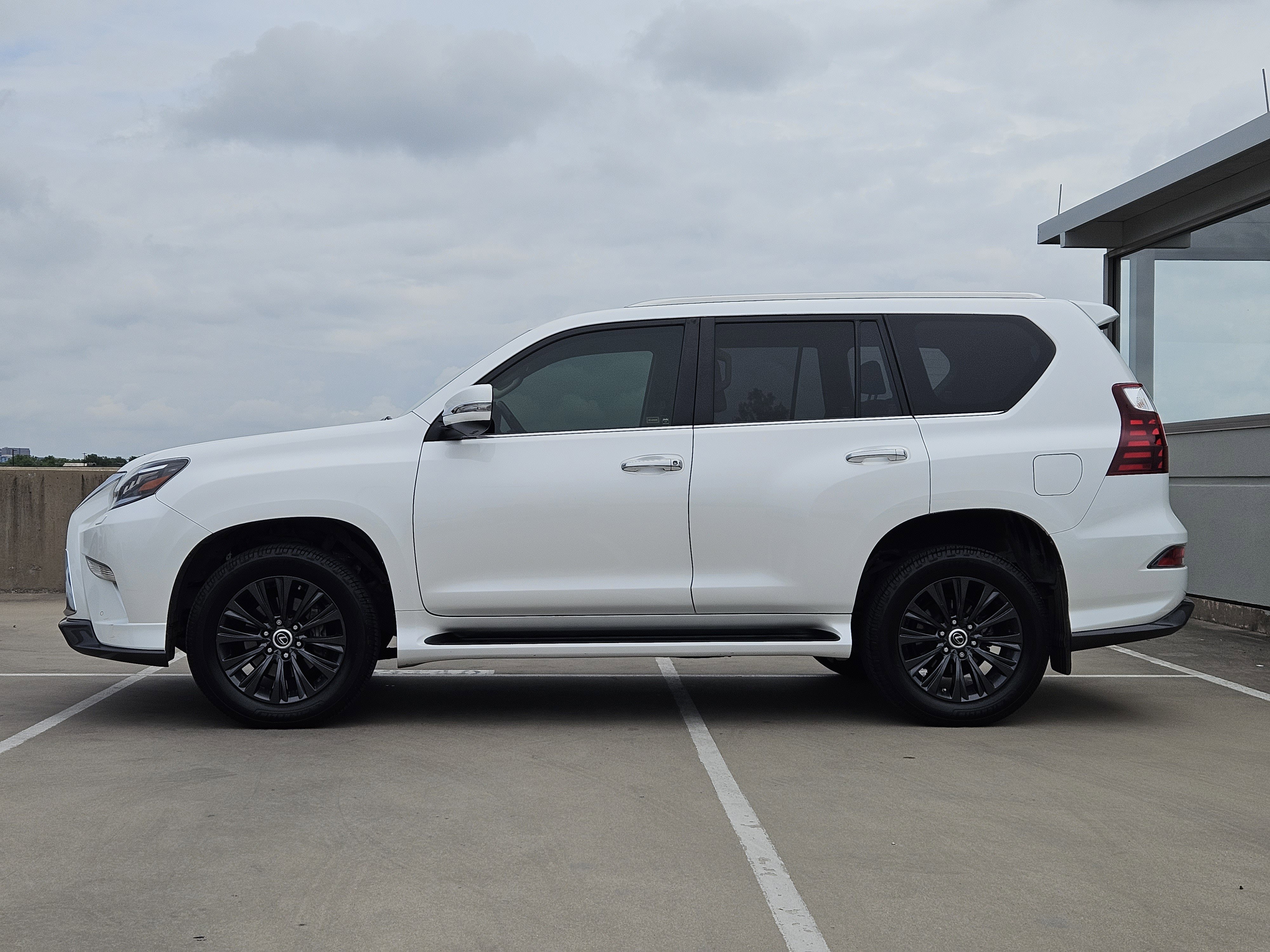 Used 2020 Lexus GX 460 Premium AWD/4WD image 2