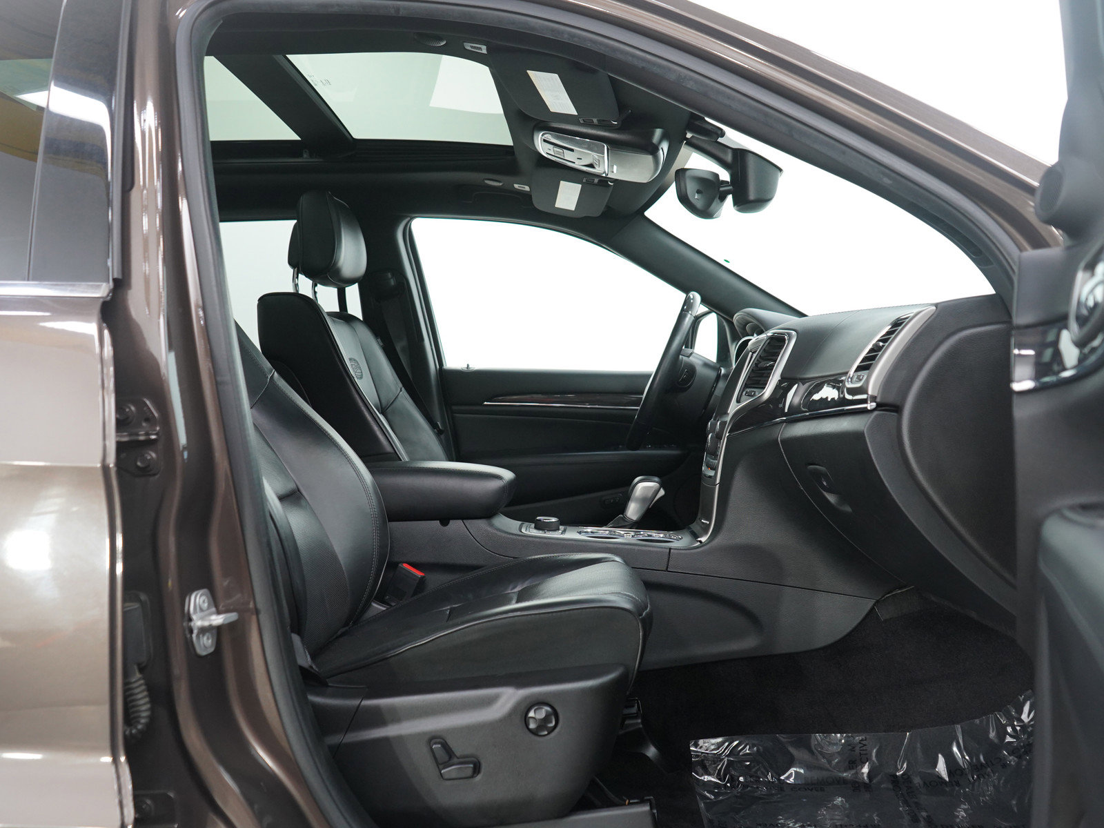 Used 2018 Jeep Grand Cherokee Overland image 11