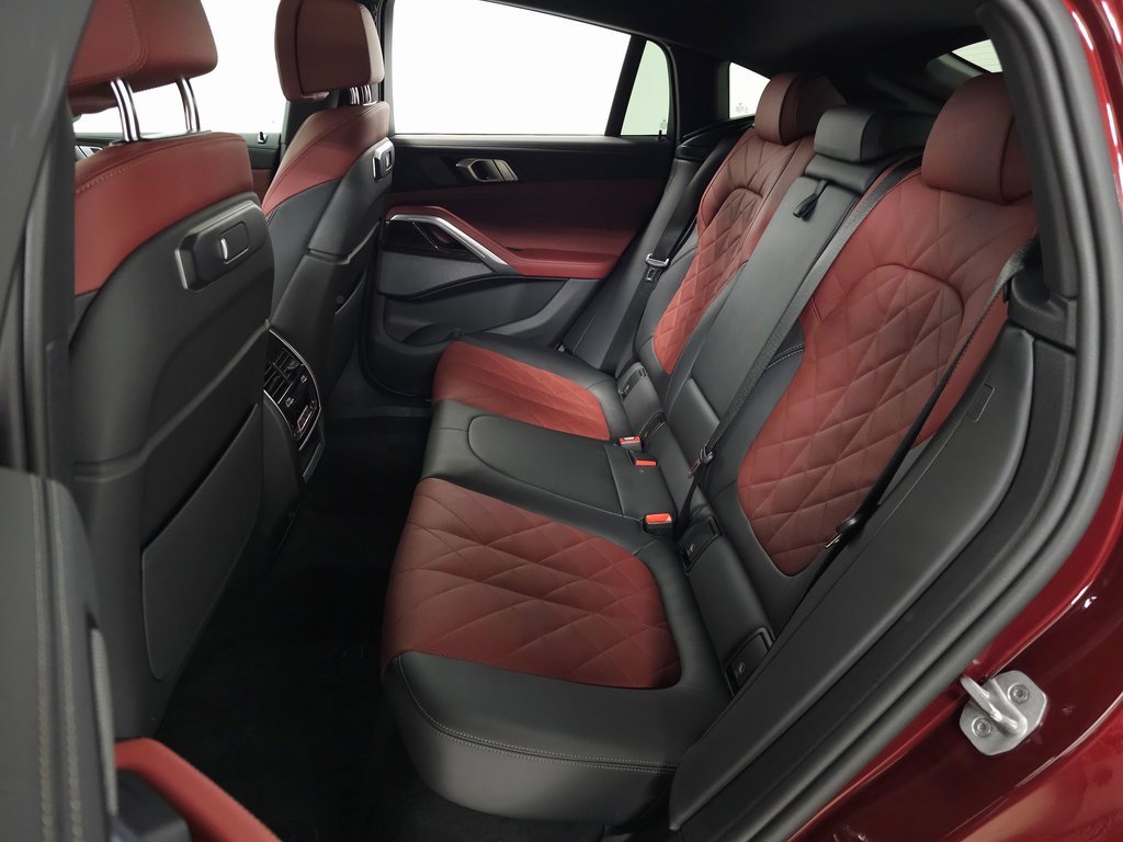 Used 2025 BMW X6 xDrive40i w/ Climate Comfort Package image 39