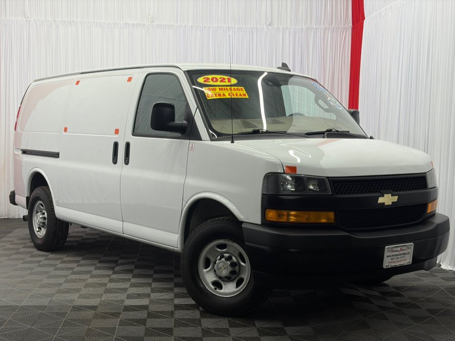 Used 2021 Chevrolet Express 3500 w/ Driver Convenience Package RWD image 1