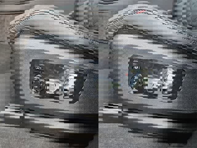 Used 2024 BMW X7 xDrive40i image 16