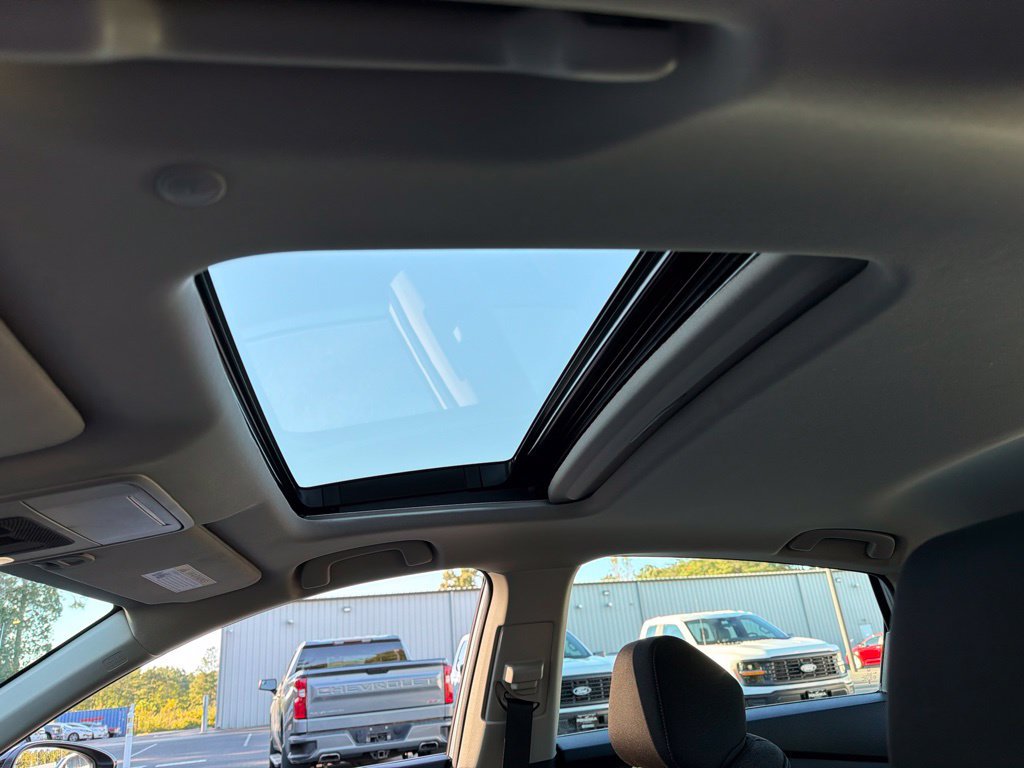 Certified 2025 Honda Accord SE image 19