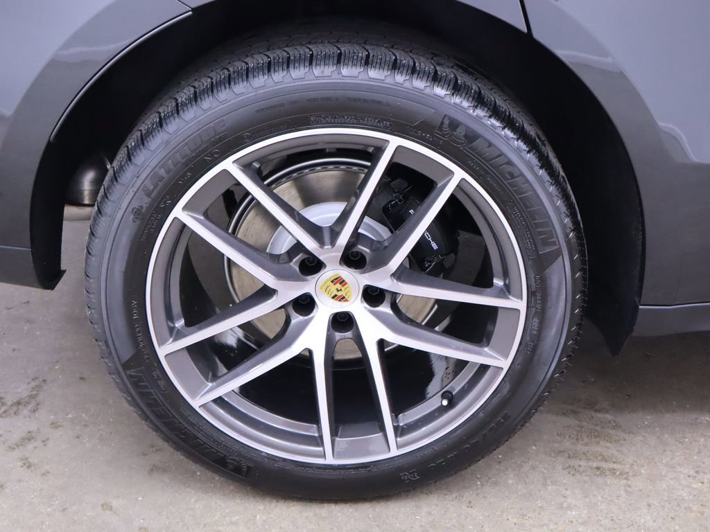 New 2025 Porsche Macan image 15