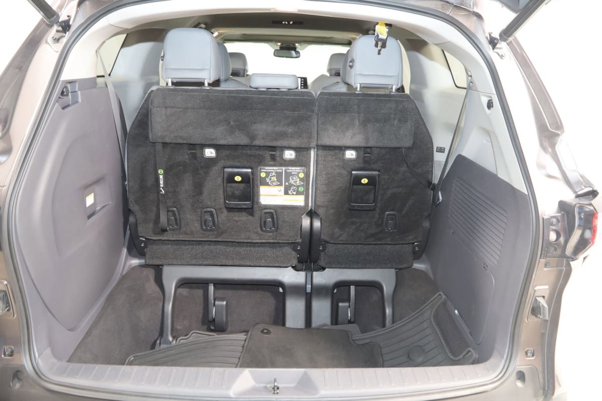 Used 2021 Toyota Sienna XLE FWD image 50