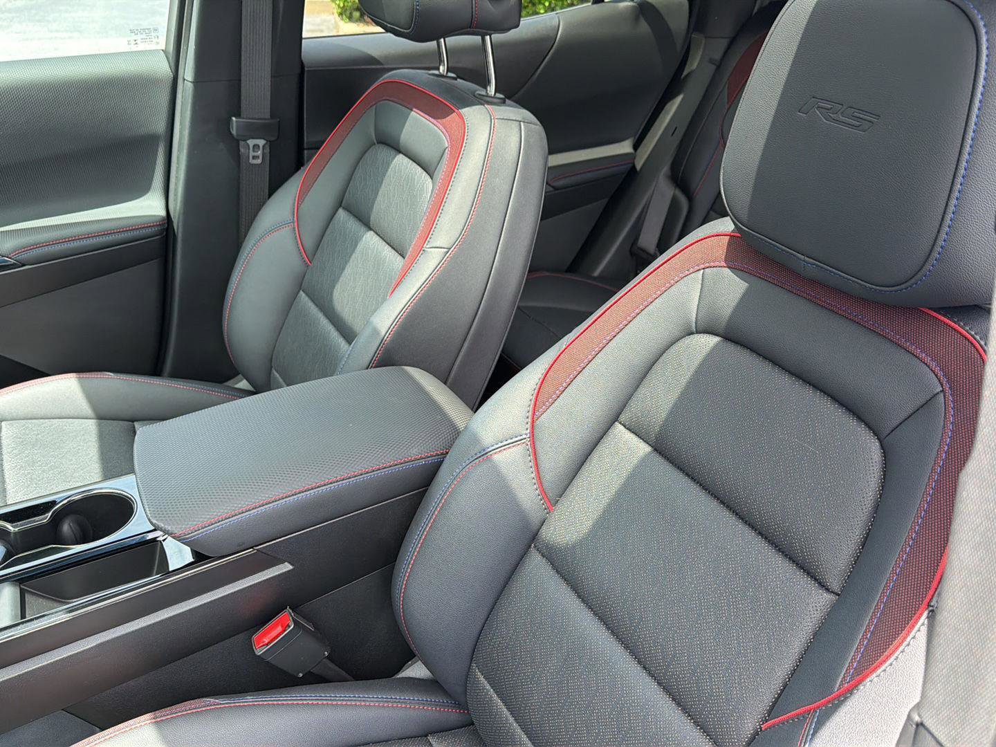 Used 2025 Chevrolet Equinox RS w/ Convenience Package III FWD image 30
