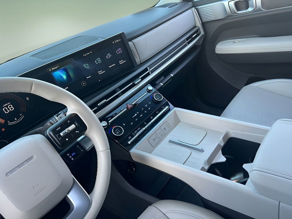 Used 2025 Hyundai Santa Fe SEL image 13