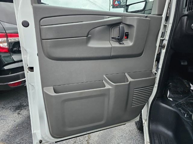 Used 2013 GMC Savana 3500 LT w/ LT Preferred Equipment Group image 21