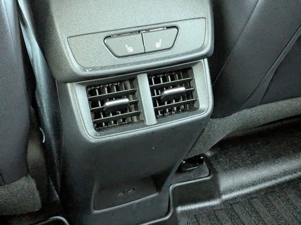 Used 2025 Chevrolet Equinox RS w/ Convenience Package III image 16