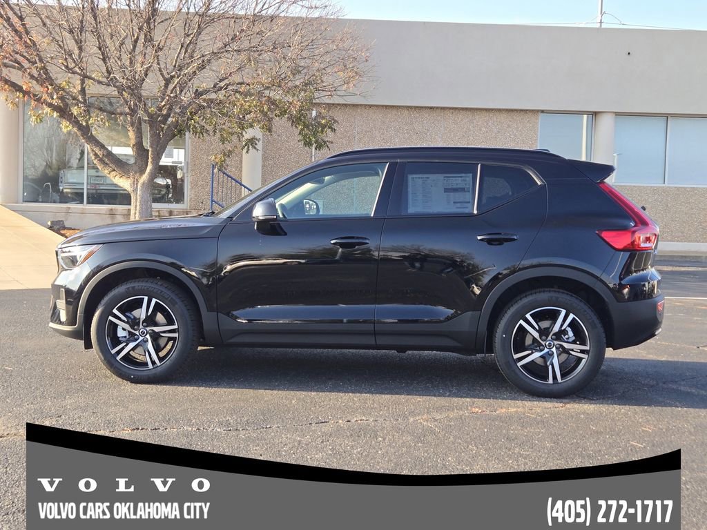 New 2026 Volvo XC40 B4 Core w/ Protection Package Premier image 3