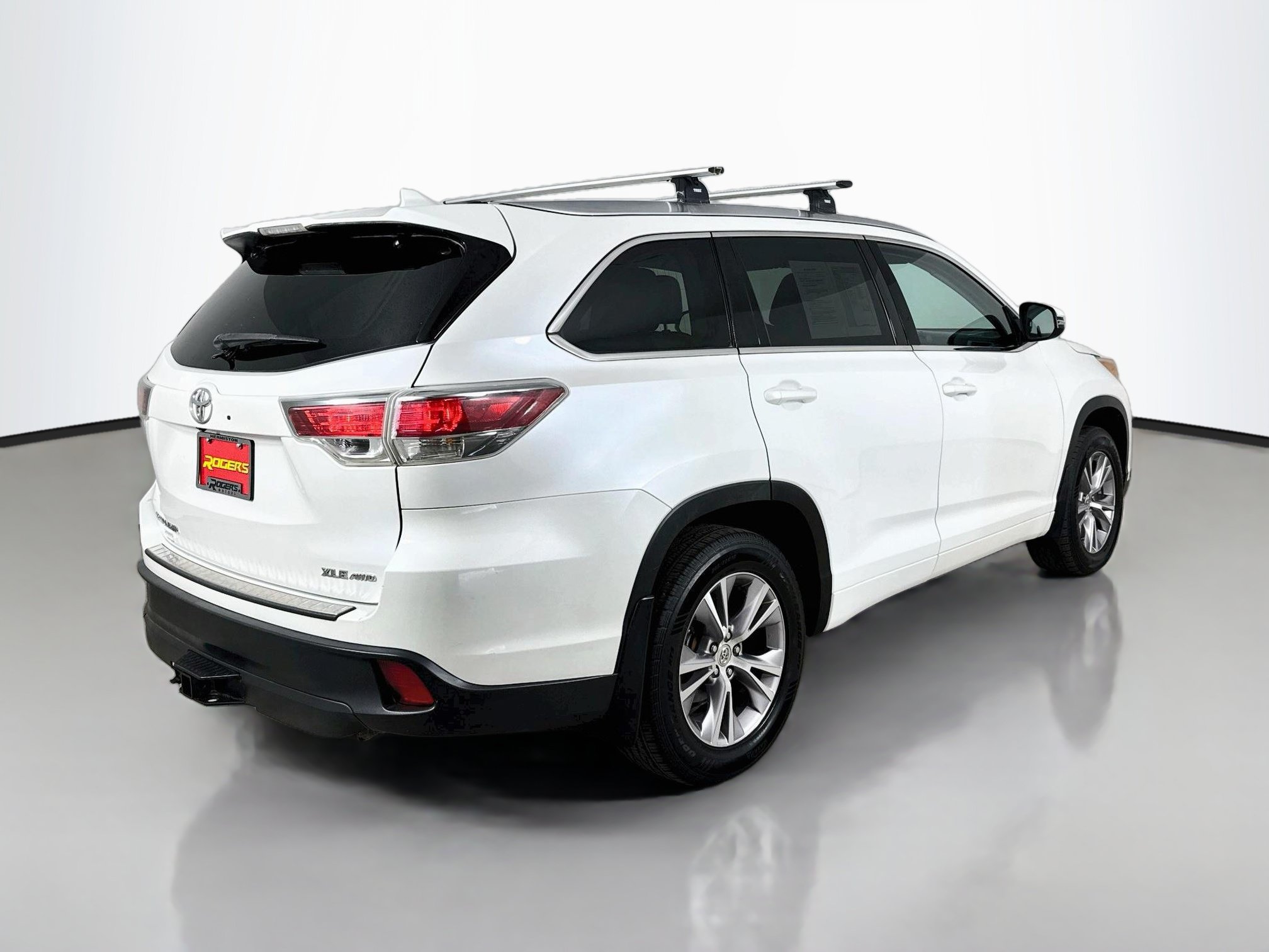 Used 2015 Toyota Highlander XLE AWD/4WD image 8