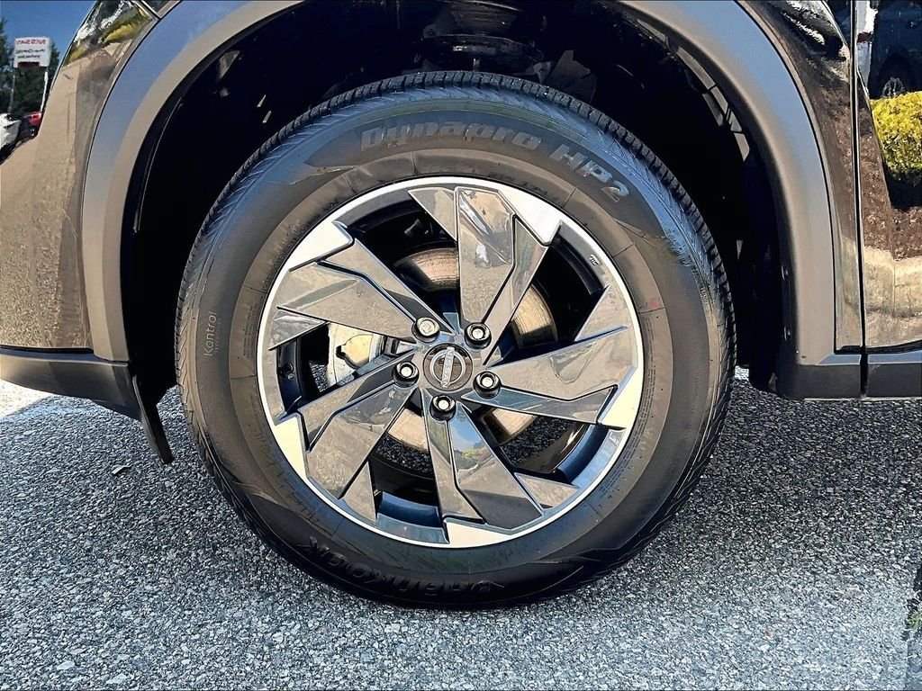 Certified 2026 Nissan Rogue SV AWD/4WD image 7