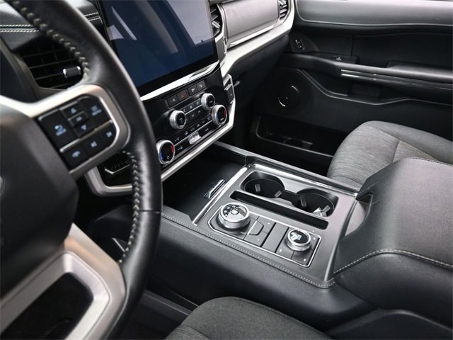 Used 2024 Ford Expedition XLT image 24