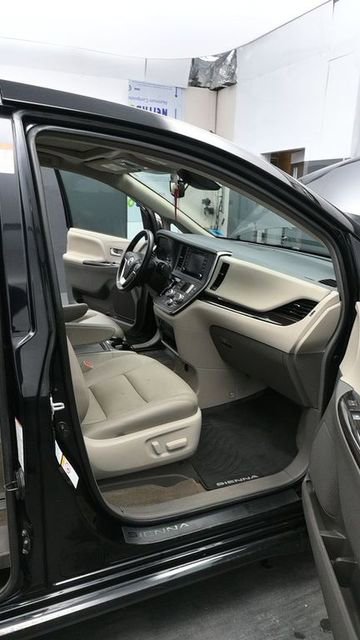 Used 2018 Toyota Sienna XLE AWD/4WD image 14