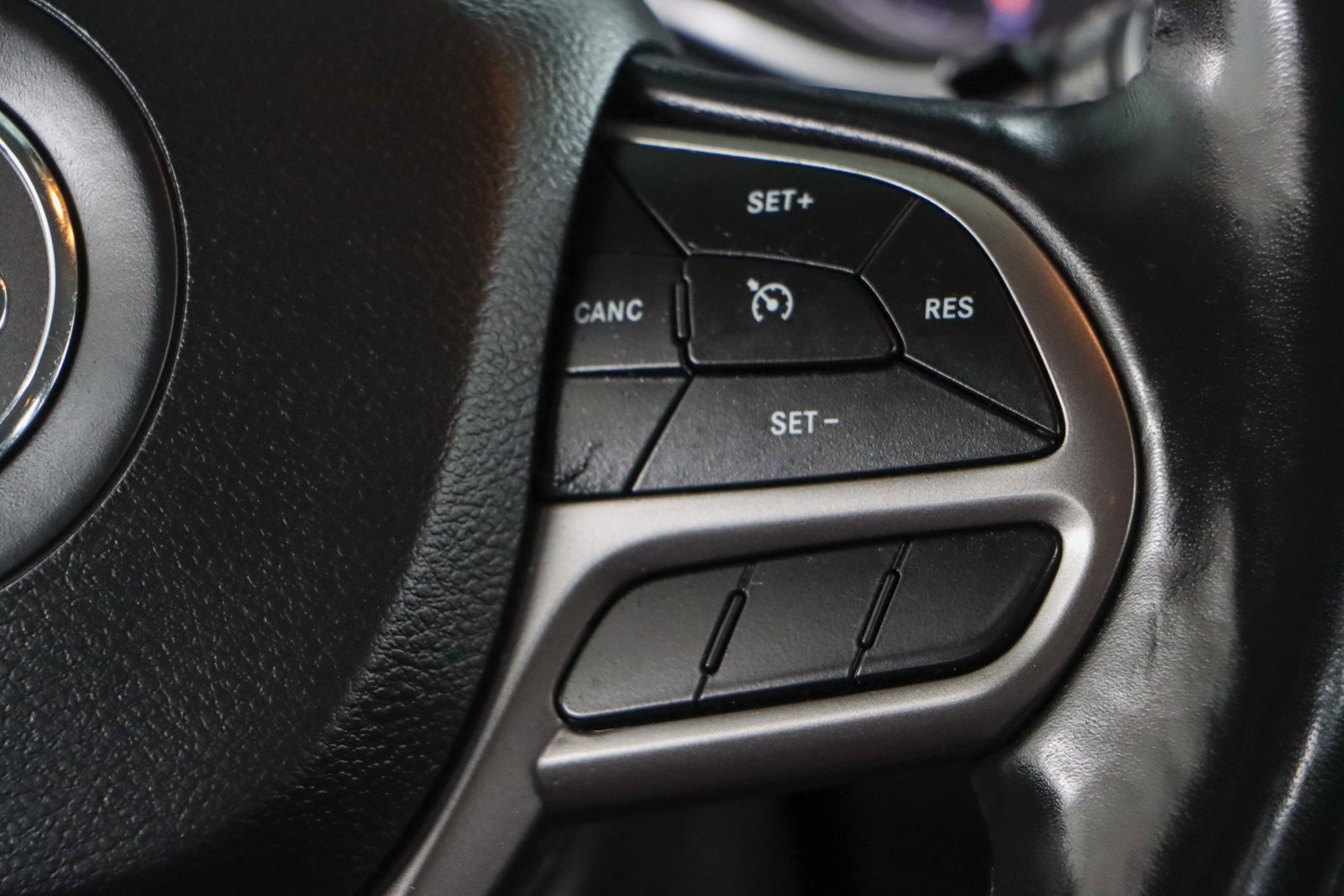 Used 2021 Jeep Cherokee Latitude Plus image 14
