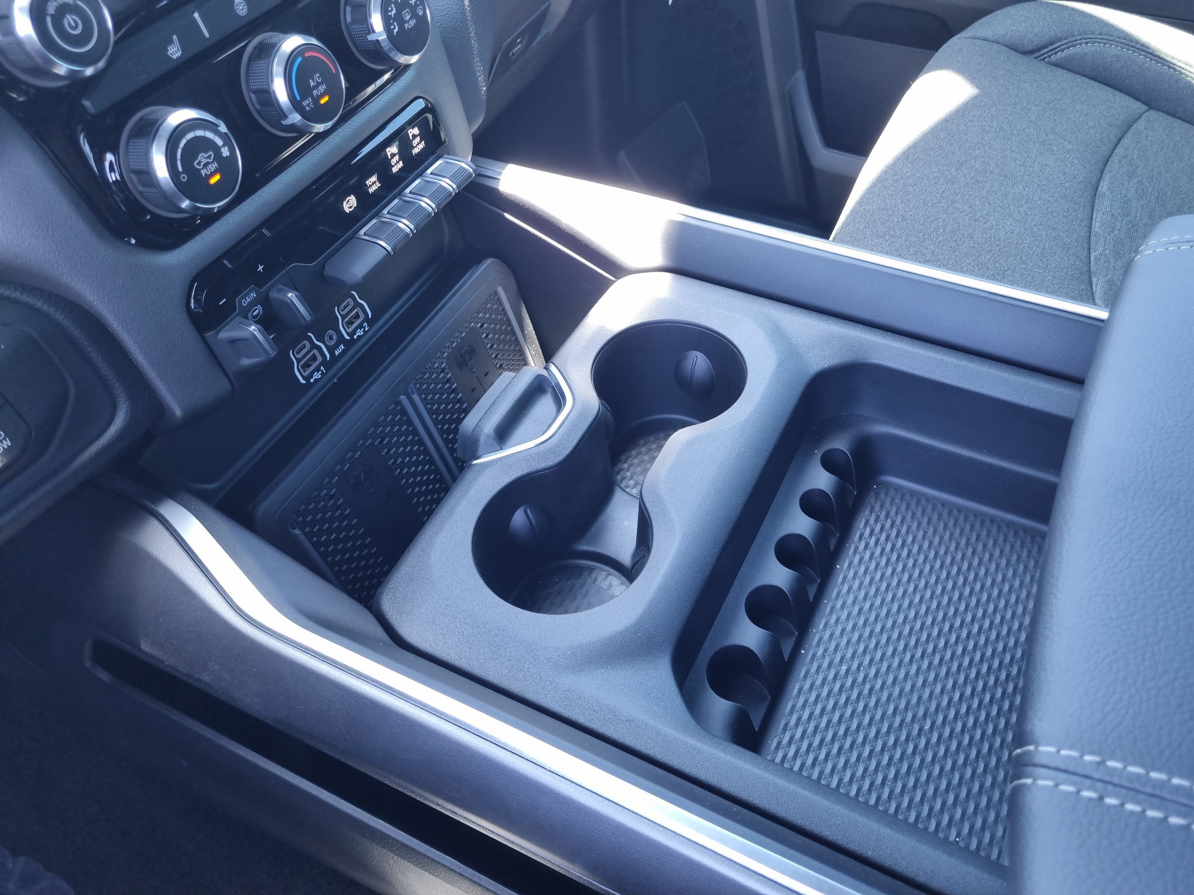 New 2026 RAM 3500 Big Horn AWD/4WD image 30