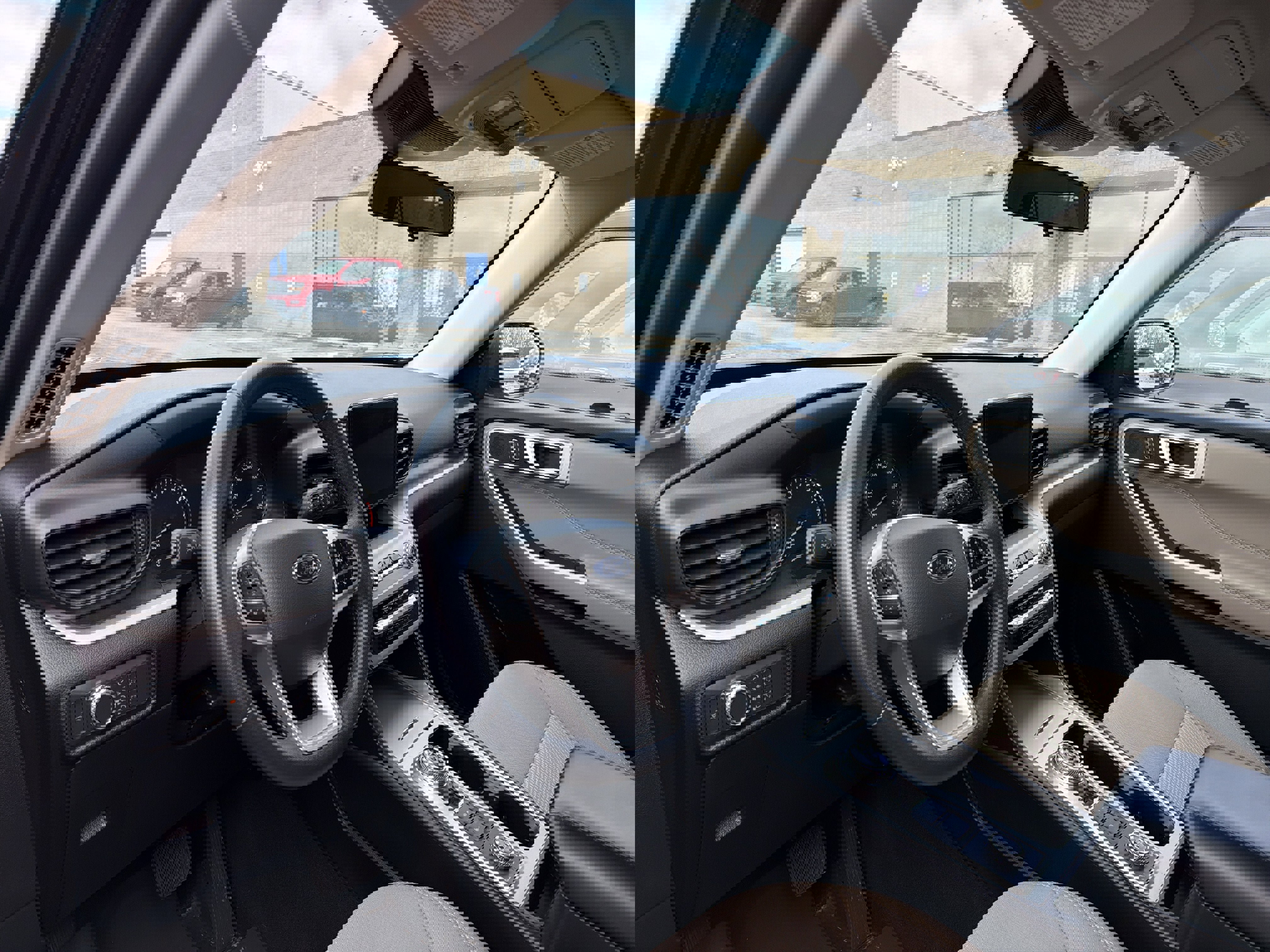 Used 2022 Ford Explorer XLT image 10