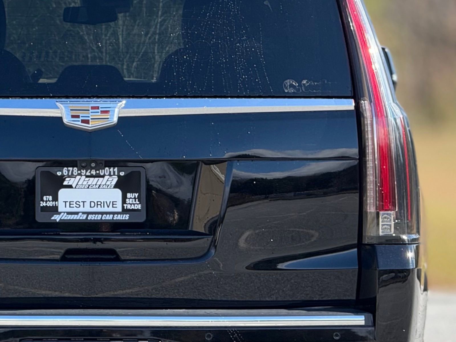 Used 2019 Cadillac Escalade Platinum image 16