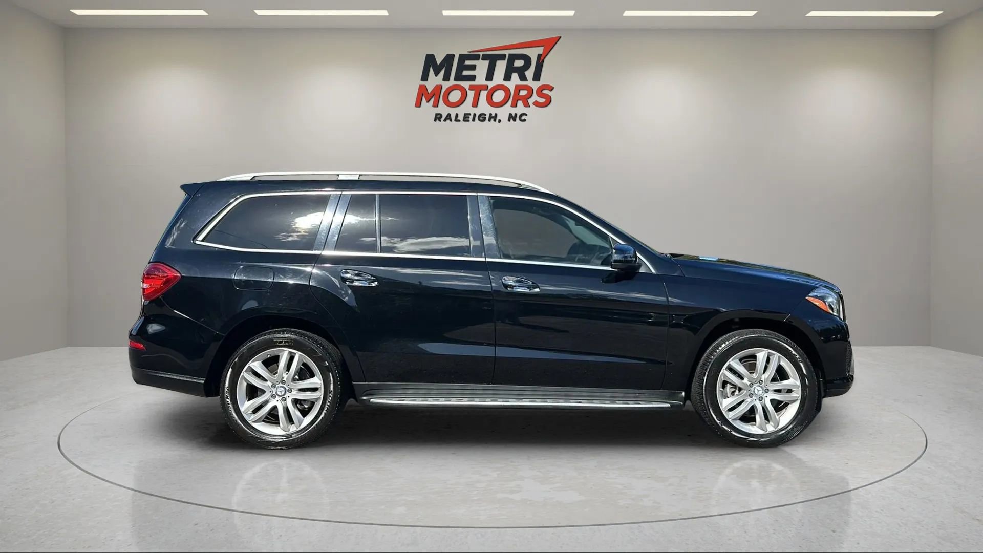Used 2017 Mercedes-Benz GLS 450 4MATIC image 5